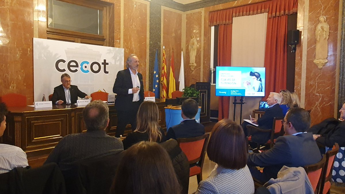 PatronalCecot's tweet photo. 1a Jornada #AutonomsSocietaris de #Catalunya #autcat 
🗣 @diegovaleroc "tenemos tres grandes retos/tendencias cuando hablamos de pensiones: crecimiento progresivo tecnológico, demografía y longevidad, el cambio climático". https://t.co/ZWIyYP7w2e