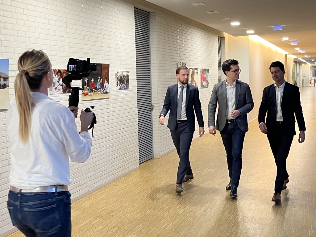 Primexis's tweet photo. [ Making of 🎬] Tournage en cours @belcorporate et @Primexis au sujet du Projet #CashManagement 

L'interview sera disponible très bientôt ⌛

#consolidation #automatisation #performanceCash #expertise #IFRS5 #groupeBel #pilotageperformance https://t.co/yHbTkRD810