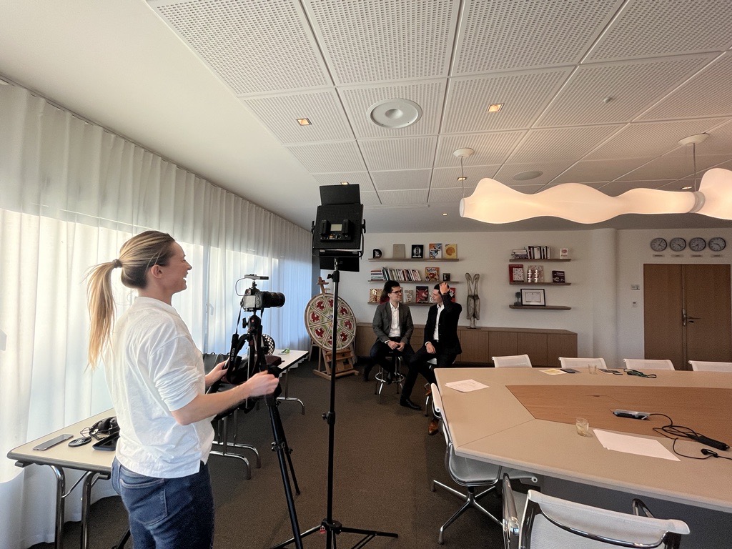 Primexis's tweet photo. [ Making of 🎬] Tournage en cours @belcorporate et @Primexis au sujet du Projet #CashManagement 

L'interview sera disponible très bientôt ⌛

#consolidation #automatisation #performanceCash #expertise #IFRS5 #groupeBel #pilotageperformance https://t.co/yHbTkRD810