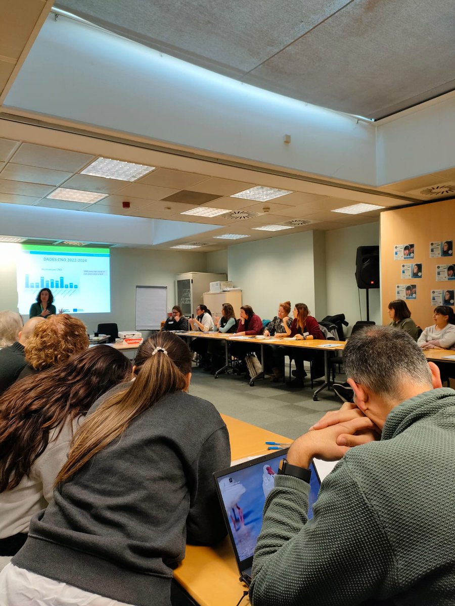 ocupaciocat's tweet photo. 🙌 Reunió de treball amb els equips de direcció, coordinació pedagògica i responsables de formació dels Centres de Noves Oportunitats de Catalunya.

👉Una trobada per compartir i treballar estratègies que millorin l'acompanyament als i les joves participants!
#SOCalTeuCostat https://t.co/5kdsZNM3DQ