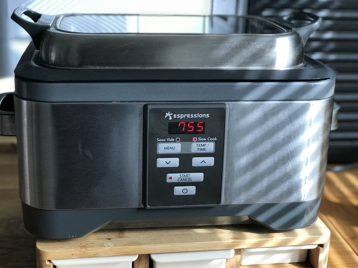 #Goedemorgen deze #Vrijdag Voor ieder die deze #warmetruiendag nog op zoek is naar een mooie slowcooker! Ik heb denk ik een tip! Lees alles over mijn ervaring met de slowcooker / sousvide van #Espressions

thehungrydutchman.com/review-van-de-…