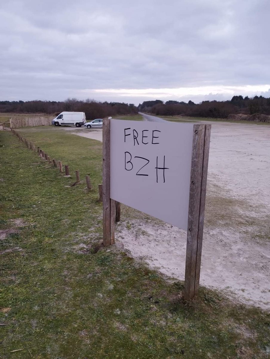 Defi44bzh's tweet photo. Dunes de Kerema à Goulven dans le Finistère !
#réunification #44enBretagne #44eBreizh https://t.co/1l9P2bV7Dw