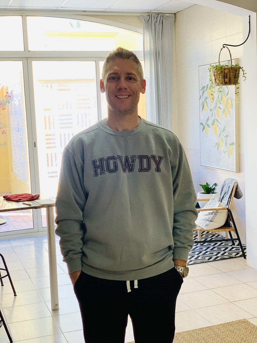 jonnybhd's tweet photo. Baseball game today and it’s a little chilly in Doha so I opted for this limited edition sweatshirt designed by @aubreybloom. #warmandstylish https://t.co/UtQd5VeGDk