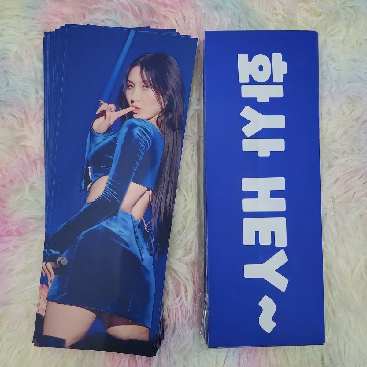ninjuh88's tweet photo. Finally posting coz the items are here 😅

👑 Hwasa Support Banners for #MYCONinMNL
🤟 Hwasa HEY~ in 2 versions, 100pcs per design

Will be there around the venue 12nn onwards. Open for trades. Let me know if interested ☺️

#MAMAMOOinPH #Hwasa #화사 https://t.co/uiGnfkQlH5