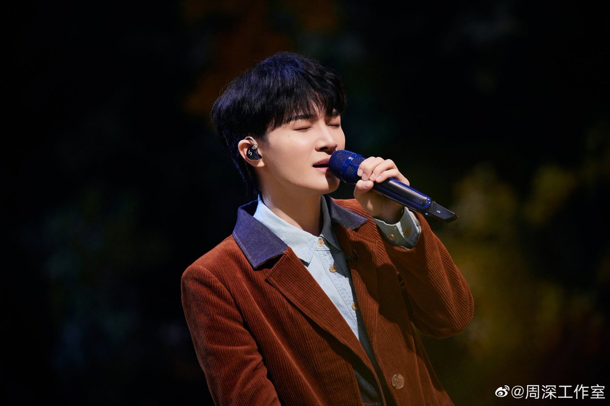 CdramaL's tweet photo. 「📸 | Estúdio de #ZhouShen compartilhou fotos do artista para #TimeConcert
https://t.co/vAn5pWJL1C