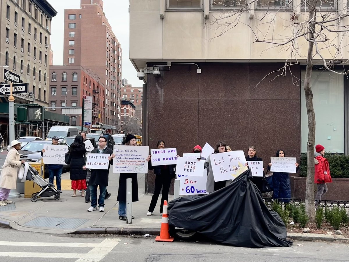 MSGerst's tweet photo. #justfivefeet #redeemer #church #ues https://t.co/B3JGNfp97u @UESPatch @ny1 @ABC7NY https://t.co/5TPAcT6Mhi