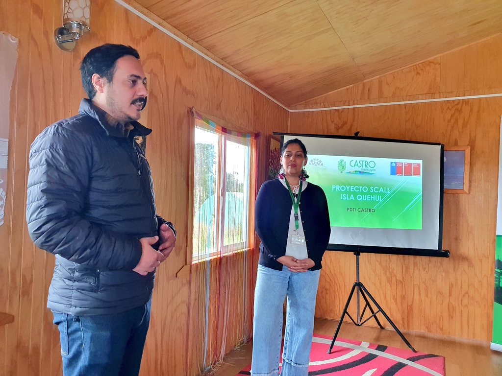 subturismo's tweet photo. #SolucionesSanitarias 🍃💧Visita a isla de #Quehui en #LosLagos, con equipos de Subsecretaría de #Turismo, @Gober_LosRios, @seremisalud10 e @IndapLosLagos entre otros, para conocer el Sistema Sanitario Sustentable de agua potable en emprendimiento de Blanca Lepicheo. https://t.co/Sy7RTpXIQQ