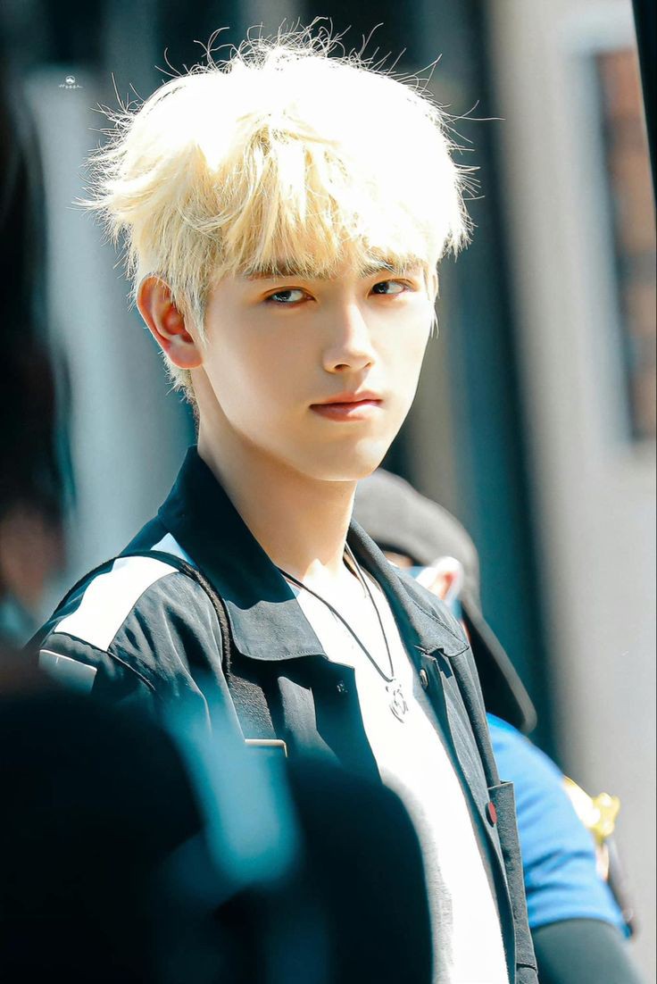 worry-less-smile-more-on-twitter