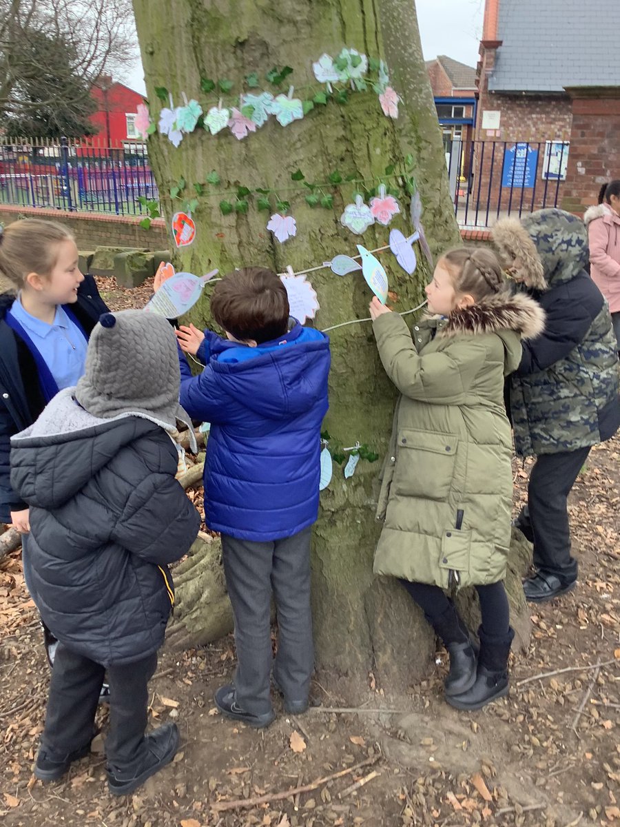 MPPS_Wirral's tweet photo. Year 4 enjoyed a lovely happy breathing session focussing on gratitude this morning, in the outdoor classroom. They also added their leaves on to the gratitude tree. #MPPSYear4 @myHappymind_   #MPPSMyhappymind https://t.co/KSPTM0fBts