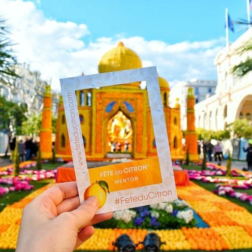 VisitCotedazur's tweet image. 📢 Demain, rendez-vous à #MentonRivieraMerveilles pour la traditionnelle #FeteDuCitron 2023 ! 🍋

Sous le signe du Rock’n’roll 🎸 et de l’Opéra 🎙️, faites place aux parades de corsos, des chars composés d’agrumes… 🥳

📸@fete_du_citron @GeorgesVeran #CotedAzurFrance @OTC_MRM