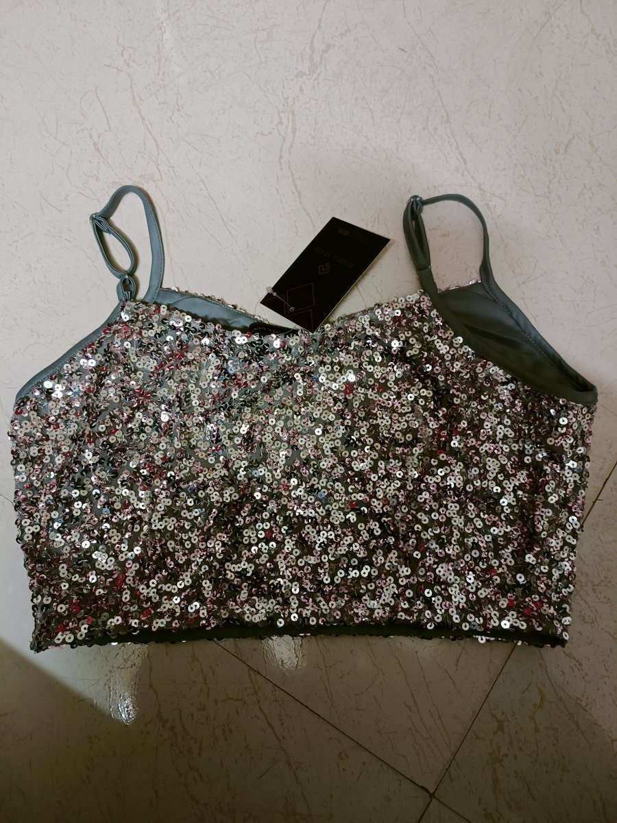 mk26in's tweet photo. @myntra I ordered Purple State Mini Sheath Dress Order ID 1227826 98410554943401, Instead of dress I received a ladies blouse. Now your customer care is refusing to return/sent actual item. Support incident number IN23020918561400450214. Can you look into this matter. https://t.co/Mibq2YVMKj