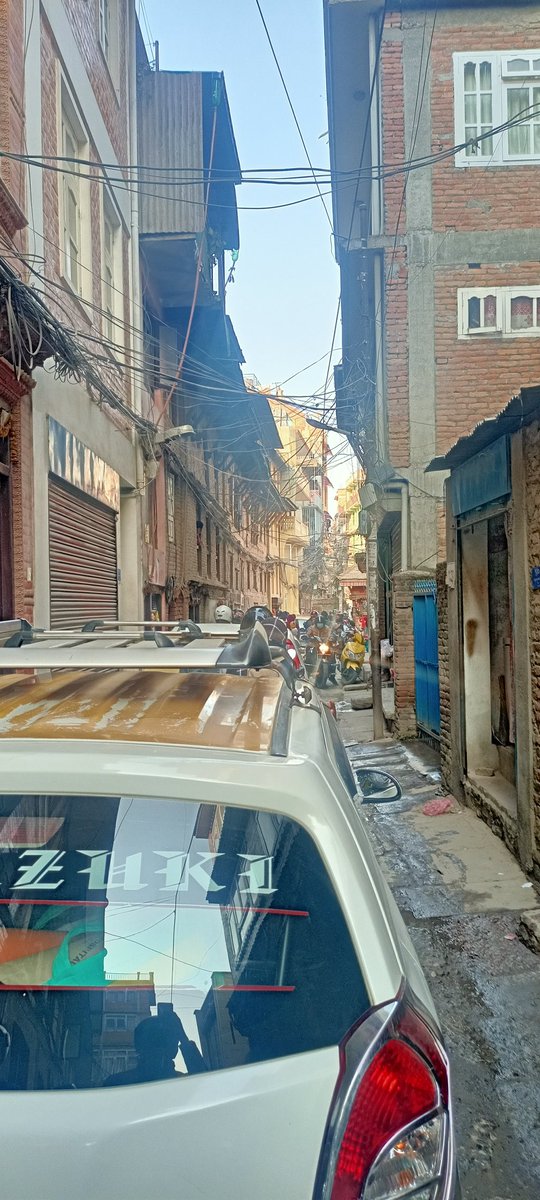 ChangeKathmandu's tweet photo. Gwarko चोकमा कोटेश्वरबाट आउने रिङरोडका एक्सप्रेस lanes किन बन्द गरेछन्? पाटनको गल्ली गल्लीमा सम्म जाम भएको छ। @CityLalitpur पुच्व-लुखुसी one-way काे तेर्सो बाटोहरू पनि alternately one-way गर्नुपर्यो छिट्टै...

And, in long term, #ChangeTheCapital of #Nepal from #Kathmandu https://t.co/JTfdlEzfHt
