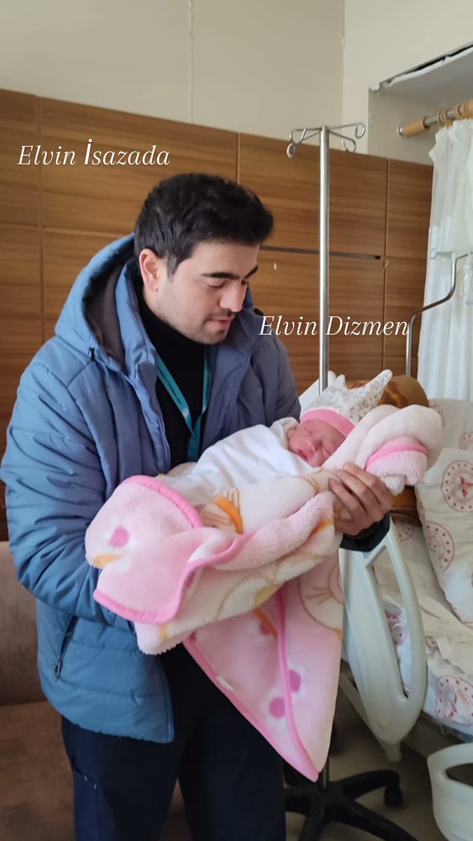 drelvinisazada's tweet photo. 4 günlük uykusuzluk ,yorgunluk ve stresin ardından nasıl bir duygu tarif edemem.Deprem bölgesinde doğan yavrumuza Anne Babası benim ismimi verdi.Allah minik yavrumuza güzel bir hayat nasip eylesin.🌸🌸🌸
#elvinisazada #elvindizmen
 @drfahrettinkoca
@TvIctimai @aztvresmi https://t.co/UDTjuFALOy