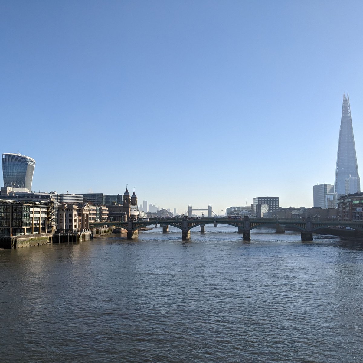 #Art and the #Environment students visited #TateModern this week on a #beautiful crisp day and saw a plethora of artwork over the gallery's multiple floors.

It's great having access to all #London has to offer while being based in #Writtle &amp; surrounded by #nature.

#OutAndAbout