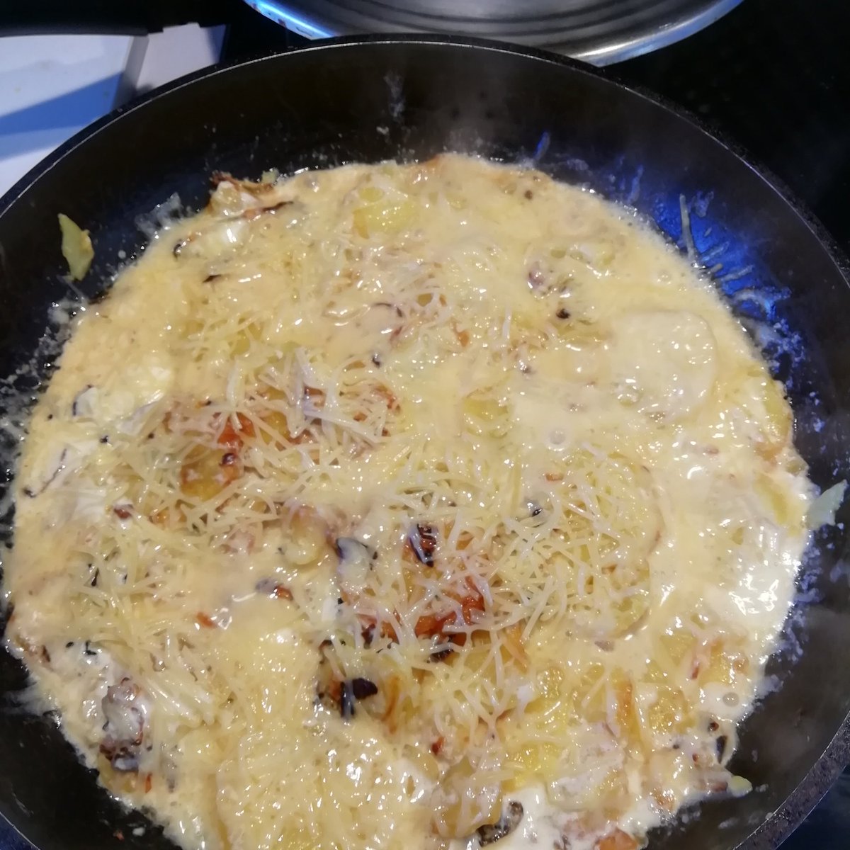 F1GRH's tweet photo. Tortillaflette au menu
Bon appétit ! https://t.co/jo3cAOR3Fv