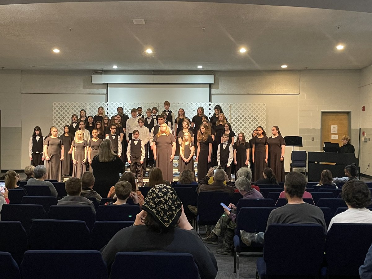 ArtsTcs's tweet photo. Last night the @PanthersEMS and @WMS_BOBCATS choir programs put on their pre-festival performances. Good luck to both groups as they are adjudicated over the next two weeks! @DrCatStephens @TCSPublic @TullahomaChoirs https://t.co/HtuY3NLOqS