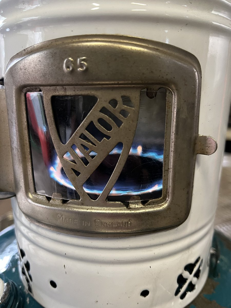 OUYANNCAMP's tweet photo. 左• リング無し
中央• 下段リング有り
右•上下リング有り
#バーラー
#VALOR
#バーラークッカーストーブ
#65C https://t.co/aUmzeBLZ4b
