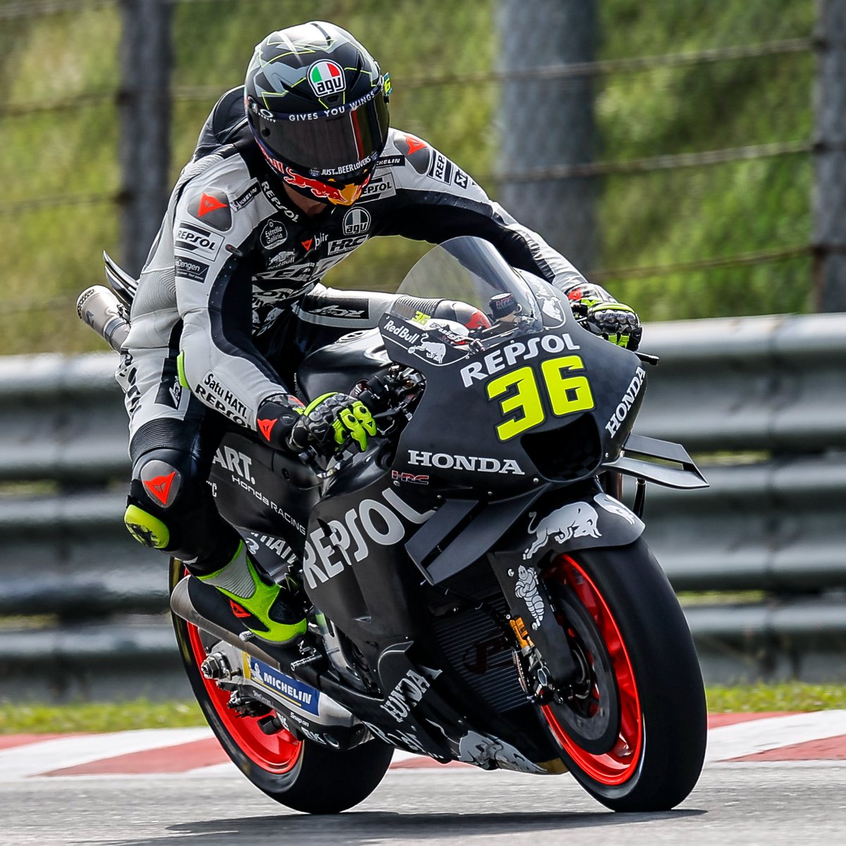 box_repsol's tweet photo. Things we love to see again🧡

#SepangTest
#EquipoRepsolHonda
#RepsolHondaTeam
#MM93
#JM36 https://t.co/dOBM5GGD5M