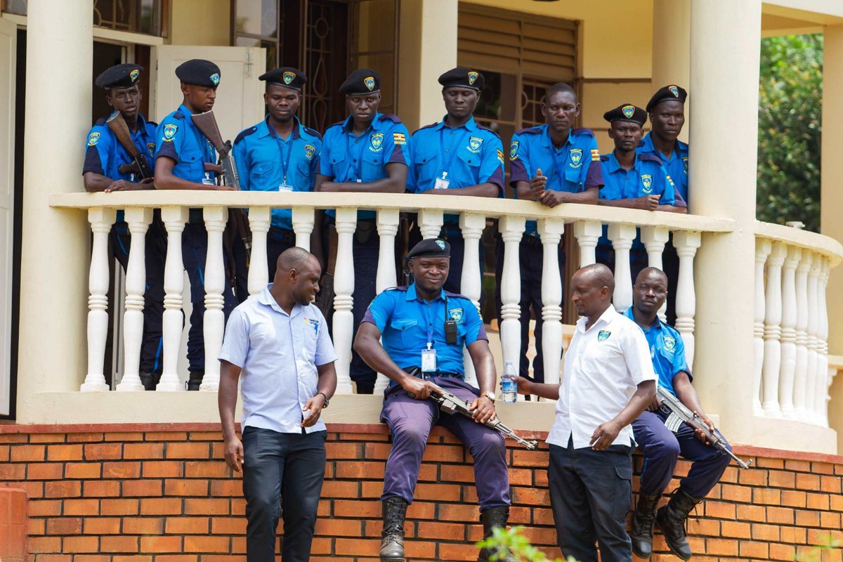 SecurityTimecop's tweet photo. Professional and Robust Security Services, with Guards trained by experienced trainers!
#SecurityUg https://t.co/FlskRzh9g6