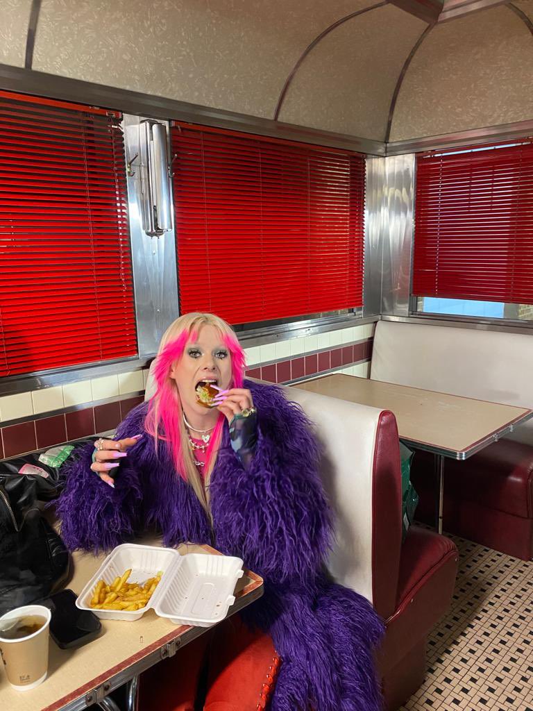 girlimusic's tweet photo. HAPPY IMPOSTER SYNDROME MUSIC VIDEO DAY 
3pm gmt ;)))))))) https://t.co/j0Gmg7Sv6c