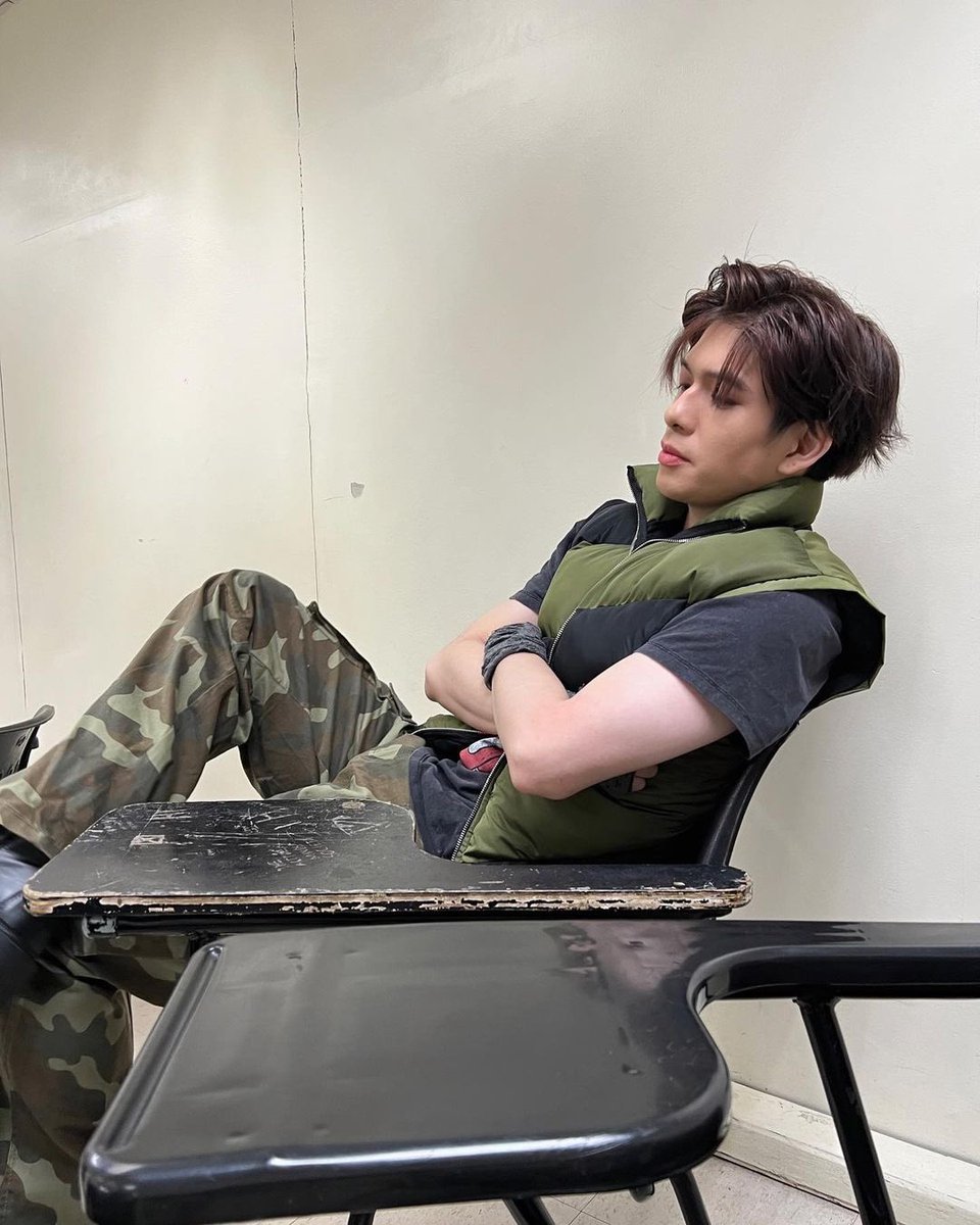 kiyeuns's tweet photo. kaklase mong excuse palagi sa class kasi may dance competition: https://t.co/ndZRHSbJiw