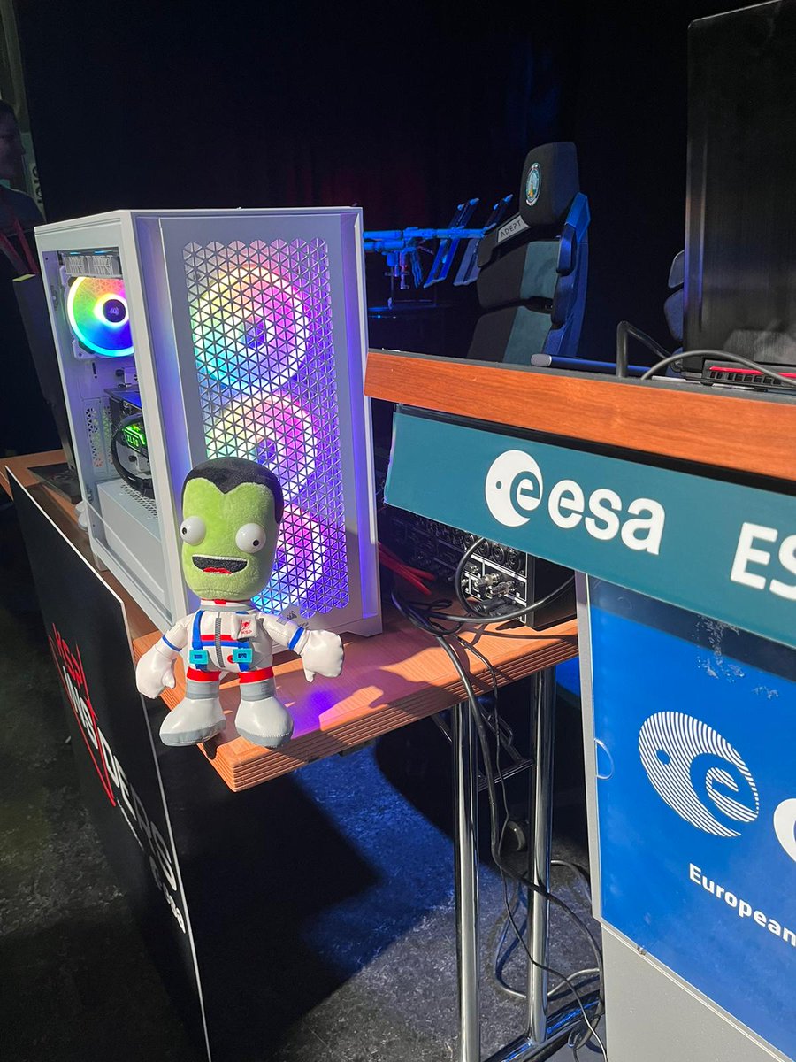 🚀We had some special visitors yesterday...

Jeb and Val from <a href="/KerbalSpaceP/">Kerbal Space Program</a> explored our Erasmus centre, had the chance to discuss the feasibility of their future missions in our Concurrent Design Facility and shared a first look at their new mission #KSP2!

#KSPxESA