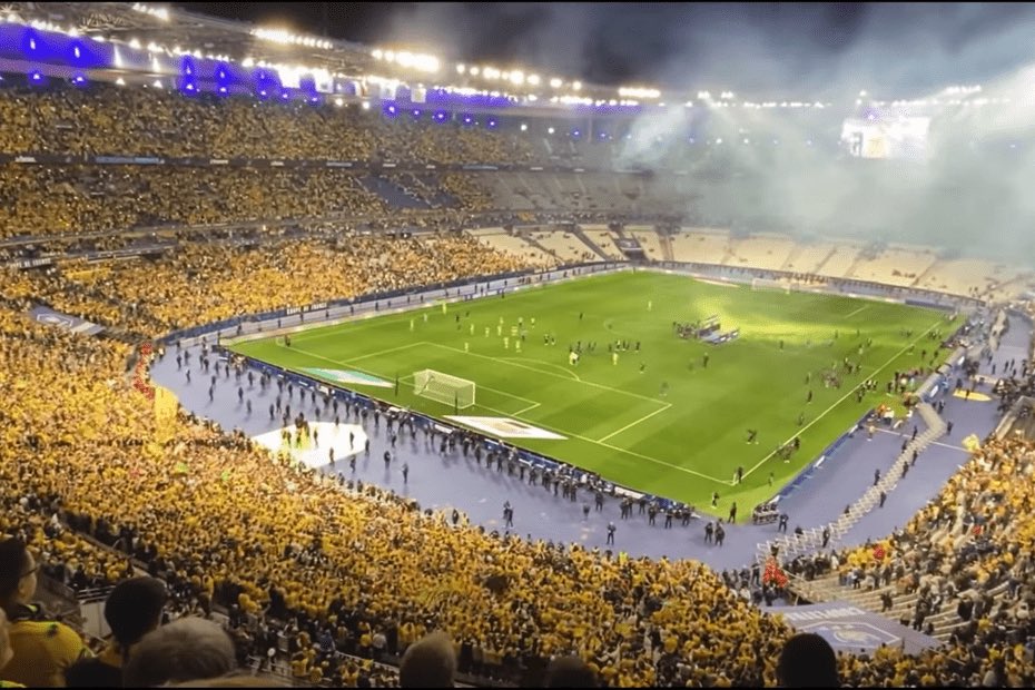 Une sanction ridicule après cette finale (sans incident) qui avait été une merveilleuse publicité pour le foot français et ce grand stade, peu habitué à une telle ambiance ! FFF, concentre-toi plutôt sur tes problèmes en interne et les pourritures que tu protèges.