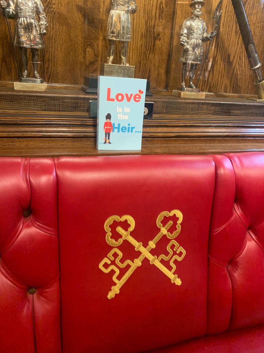 Gabriellamay24's tweet photo. Last night we celebrated the upcoming publication of #FallingHardfortheRoyalGuard by @meganambxr  👑 ❤️ @TowerOfLondon 🏰 With a private evening tour, witnessing the ceremony of the keys, and finishing with GnTs in the UK’s most exclusive pub🍸 Published 27th April @AvonBooksUK📚 https://t.co/0aKADFZIkV