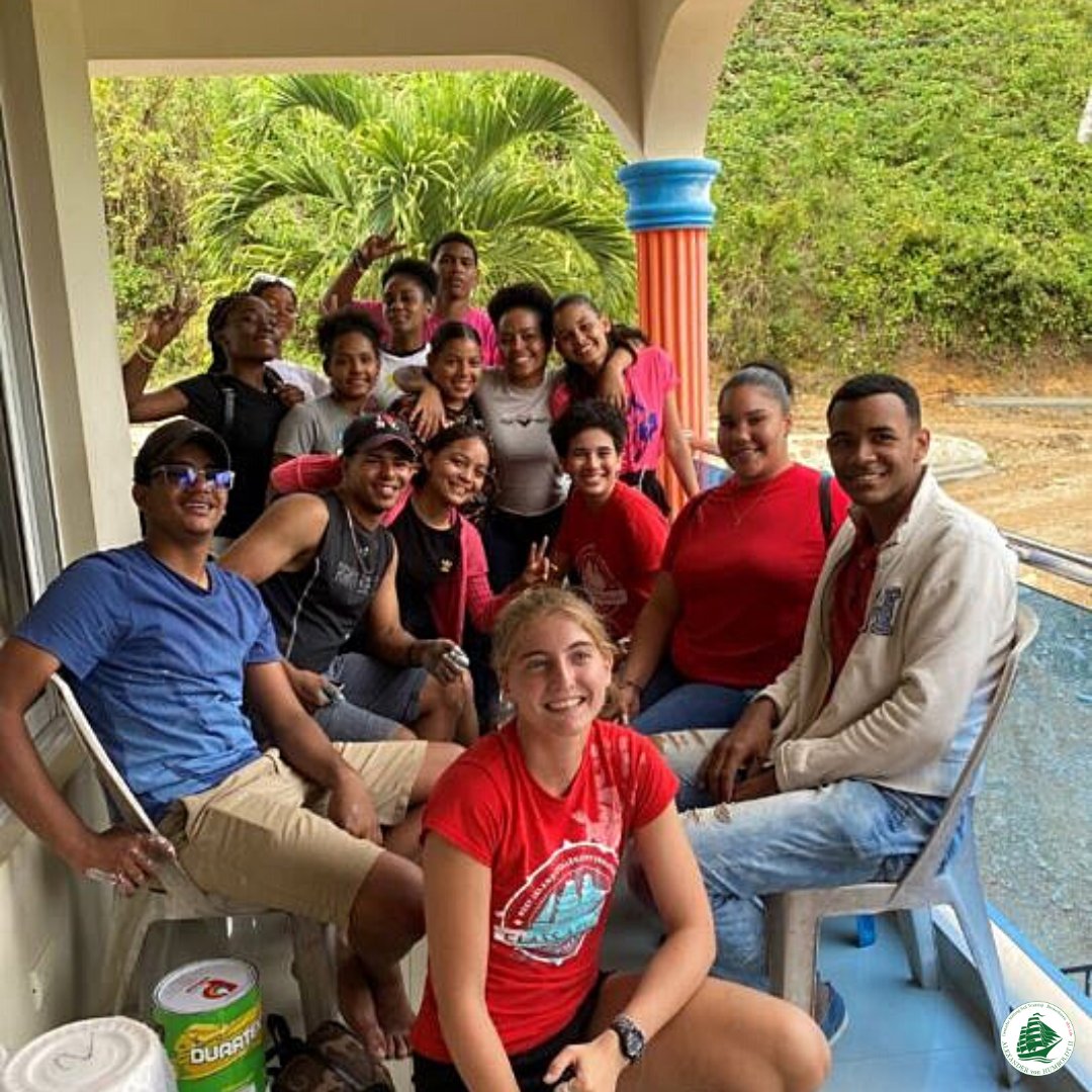 DSST_de's tweet photo. Wir sind zurück auf hoher See! In der #DominikanischenRepublik haben die Floaties in Las Terrenas am #ClassAfloat Community Projekt teilgenommen und wurden für 3 Tage lang Teil der lokalen Gemeinschaft. Inzwischen hat sie der Bordalltag wieder, bevor nächste Woche Bermuda wartet. https://t.co/EyVaT442U8