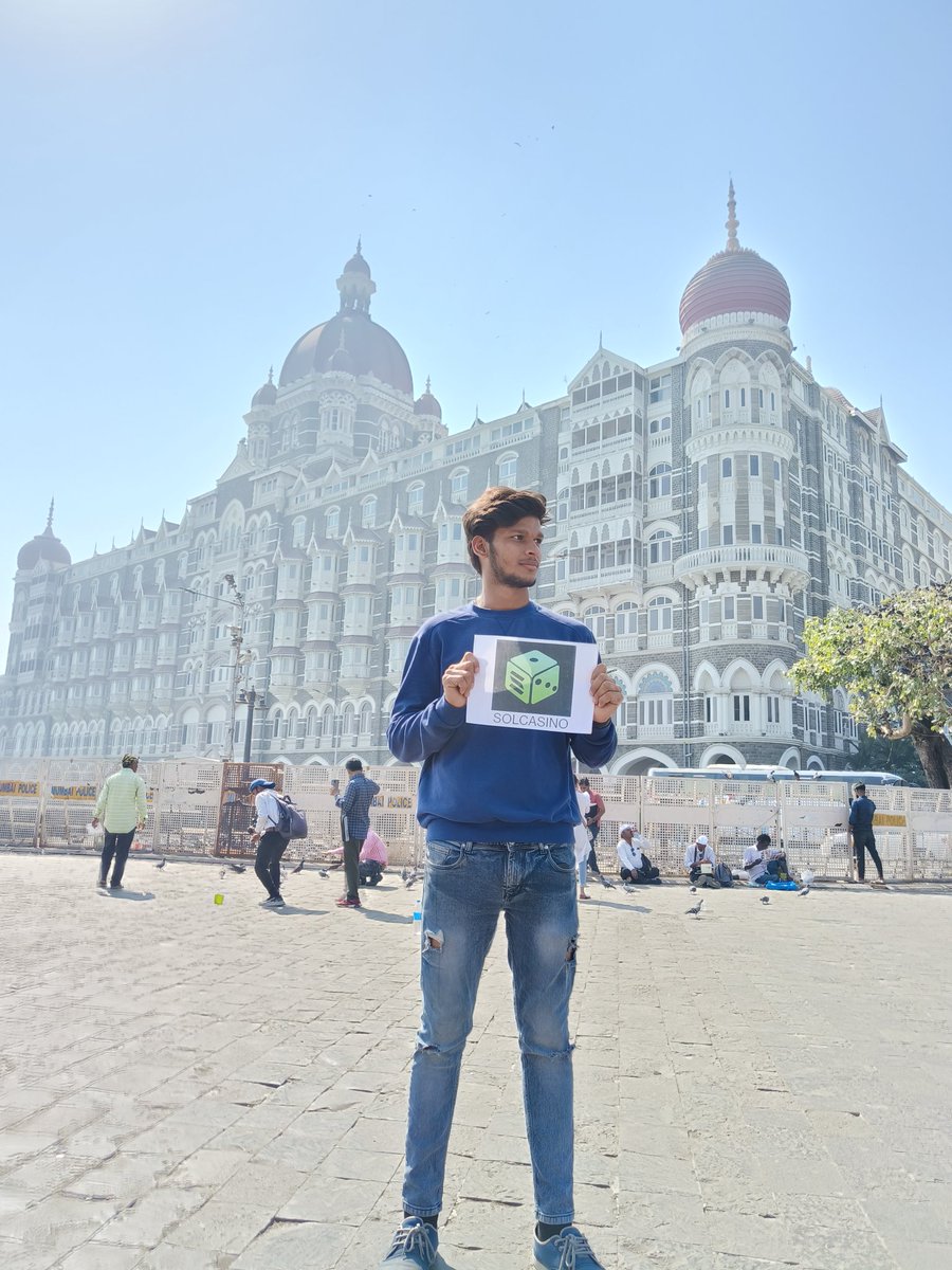 Berlin6689's tweet photo. At world famous #gateofindia 🌟 and #tajhotel✨ https://t.co/7EPVHScFsn