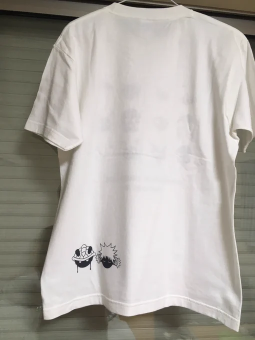 まだ開催決定してないけど、今年の9月のオンリーで出すTシャツのサンプル届いた!両面プリントだけど結構いい感じどっちのカラーにするか迷ってるけど、ネイビーは印刷費が白Tの3倍するから白Tが濃厚かな 