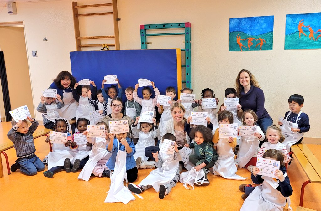cde15_75015's tweet photo. Les enfants de Cépré ont participé à l'atelier "gourmand et équilibré" de notre diététicienne : réalisation d'une pâte à tartiner Maison, pour une tartine agrémentée de fruits de saison... Bravo les enfants 🤩 #cde15 #cantine15 #paris15 #atelierculinaire #ateliersenfants https://t.co/wrixkPioLT