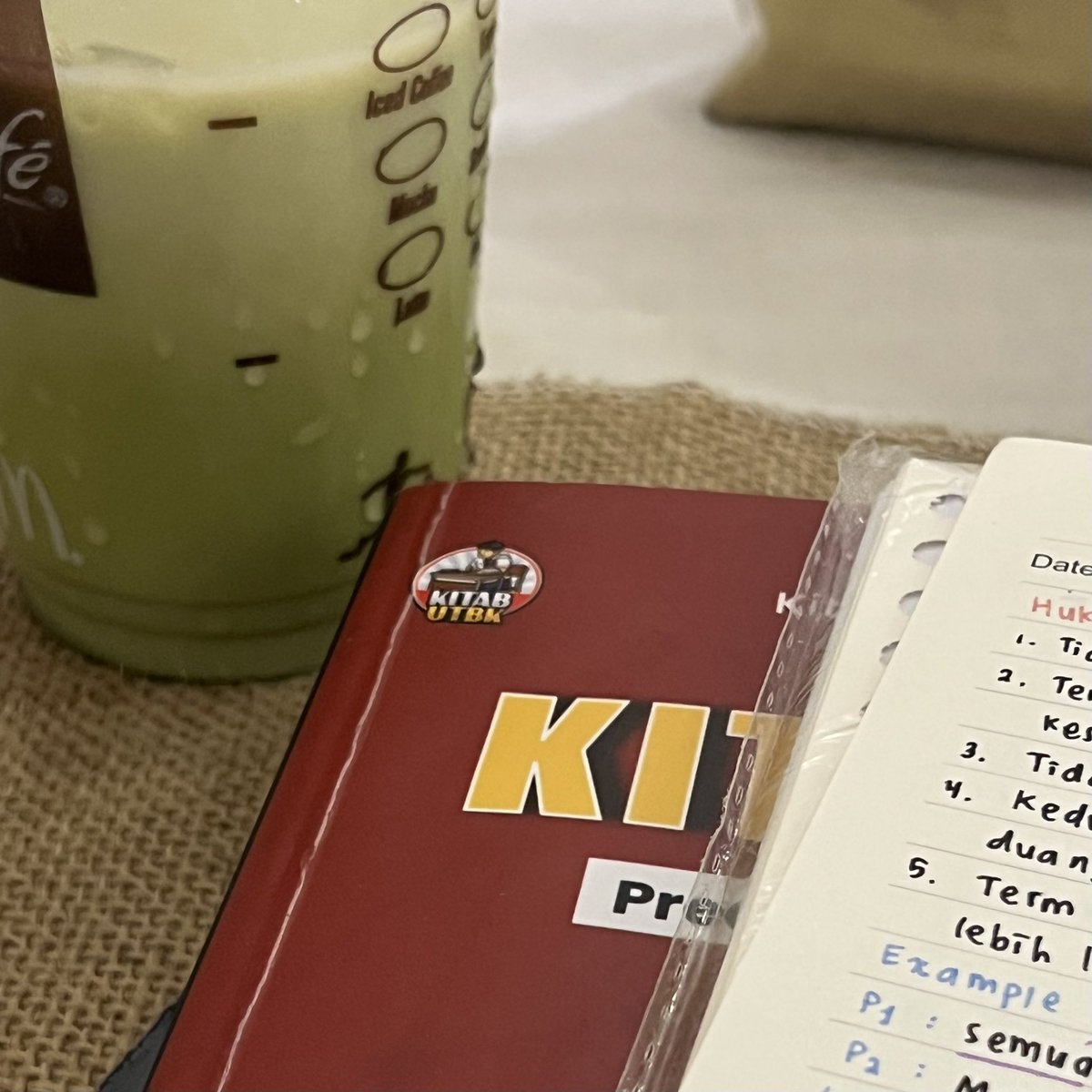 bearielac's tweet photo. — 23. 02. 10 ♡ progress!

omg halo moots, hari ini aku ngerjain uprak terus abis itu ke kafe buat latsol pu!! sebenernya biar ga ngantuk aja sih, anyway we did greaat!! miss u bgt moots huhu https://t.co/HMIRZnMmf5