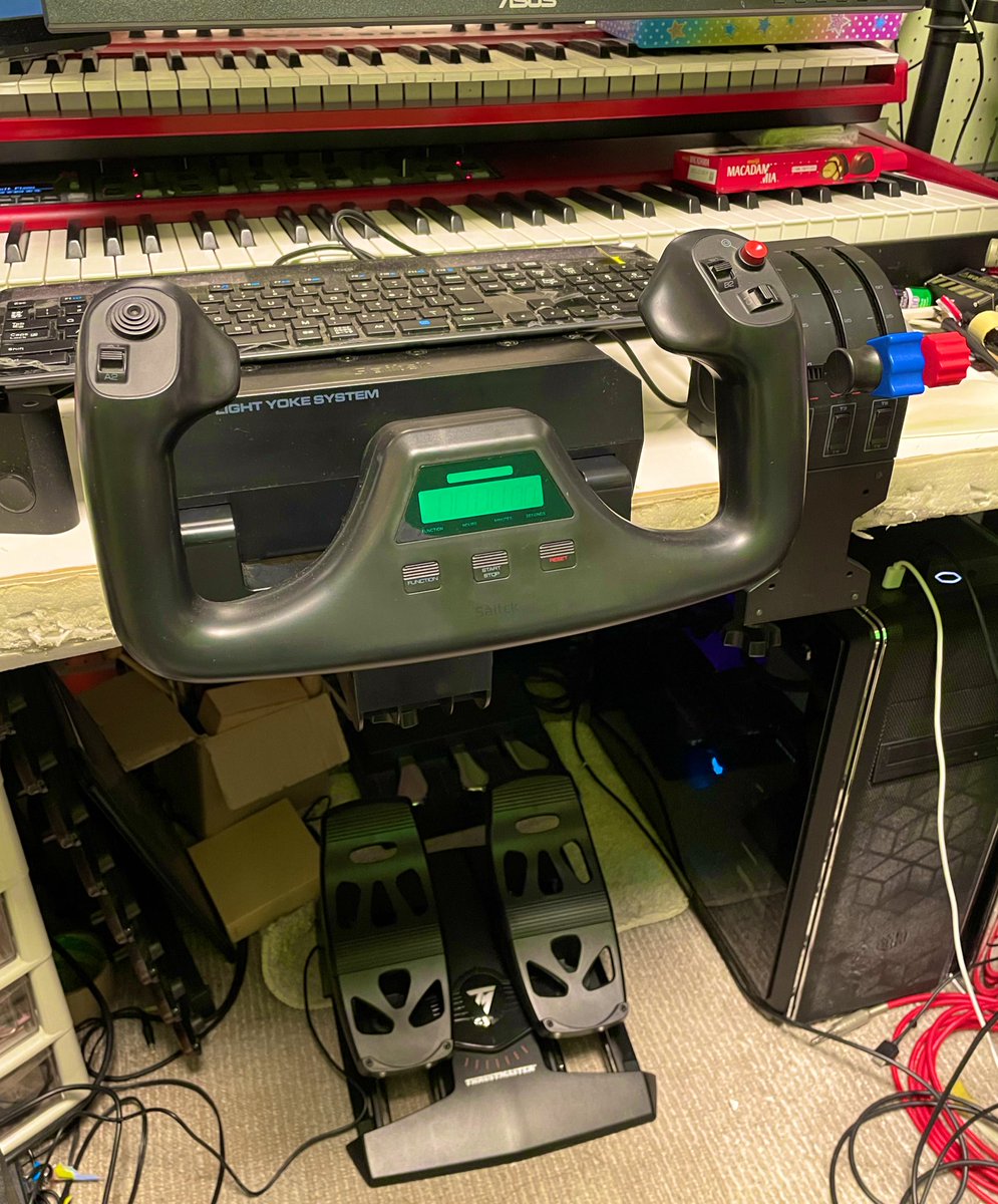 Nakazako's tweet image. 音楽制作環境をアップグレードして操縦が楽になりました。