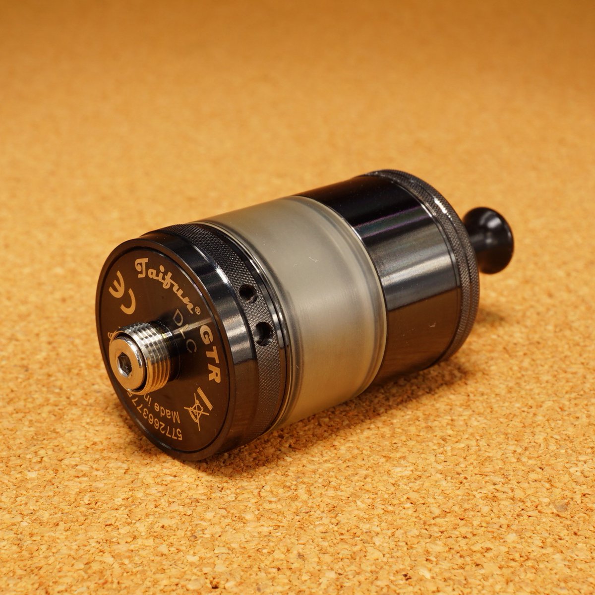 VAlphaline's tweet image. SmokerStore｜Taifun GTR RTA - DLC Edition 入荷！ドイツの傑作 RTA です。コンディションは極微細な使用感程度で非常に良好な状態となり、純正 PSU Tank も付属しますので、ご興味ございましたら是非お見逃し無く！😎😎😎DM大歓迎 #SmokerStore #GTR #RTA #Vape #vape好きな人と繋がりたい #vape放出