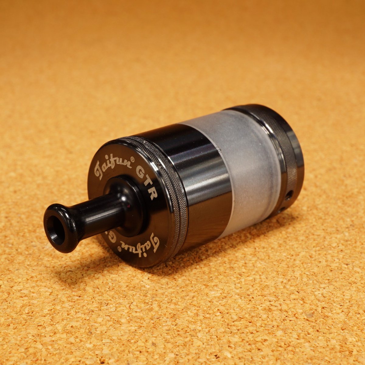 VAlphaline's tweet image. SmokerStore｜Taifun GTR RTA - DLC Edition 入荷！ドイツの傑作 RTA です。コンディションは極微細な使用感程度で非常に良好な状態となり、純正 PSU Tank も付属しますので、ご興味ございましたら是非お見逃し無く！😎😎😎DM大歓迎 #SmokerStore #GTR #RTA #Vape #vape好きな人と繋がりたい #vape放出