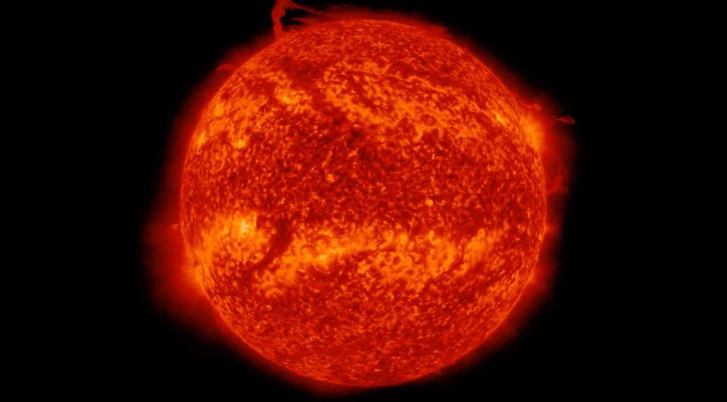 atulchanpuriya's tweet image. A massive piece of the sun has detached, leaving astronomical minds amazed and perplexed. 
#Unexpected #Mystery #SolarActivity