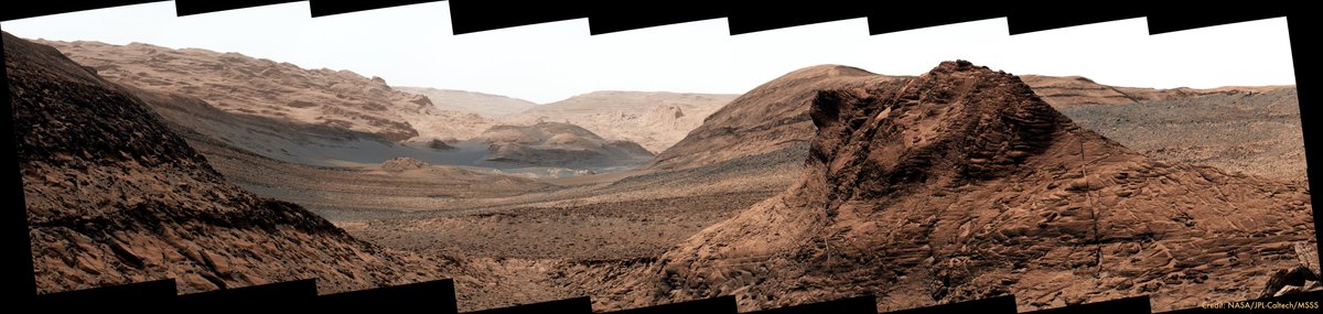 willgater's tweet image. If you&apos;re on a desktop, go to this newly released @MarsCuriosity panorama, click the full screen toggle option on the top pic and then zoom in &amp;amp; scroll around: mars.nasa.gov/resources/2729… You won&apos;t be disappointed.😲