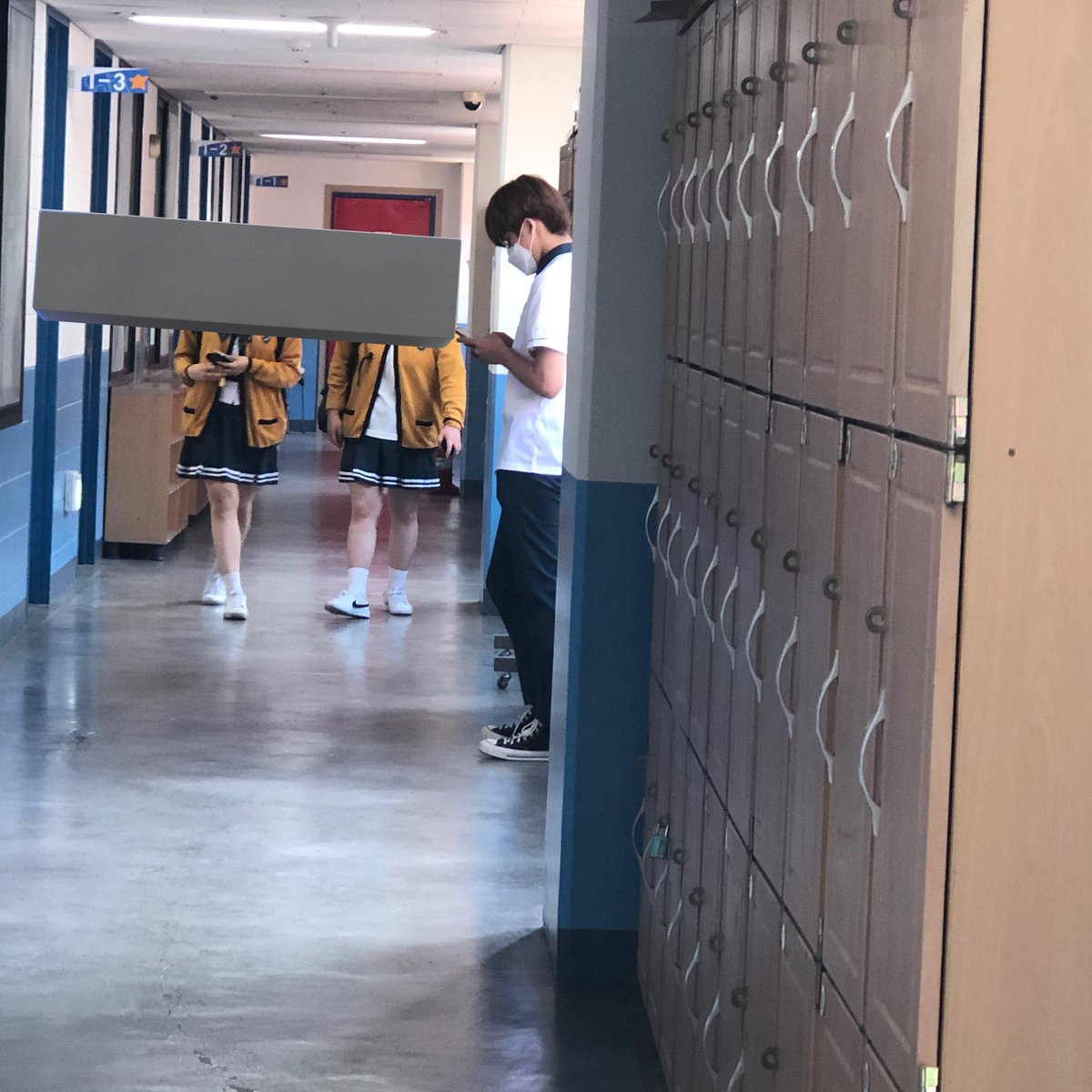 trsrkeeper's tweet photo. sinundo ka with "i'm here outside your room na. wait kita." tapos nagdate kayo. https://t.co/GhnRCwH2Fq