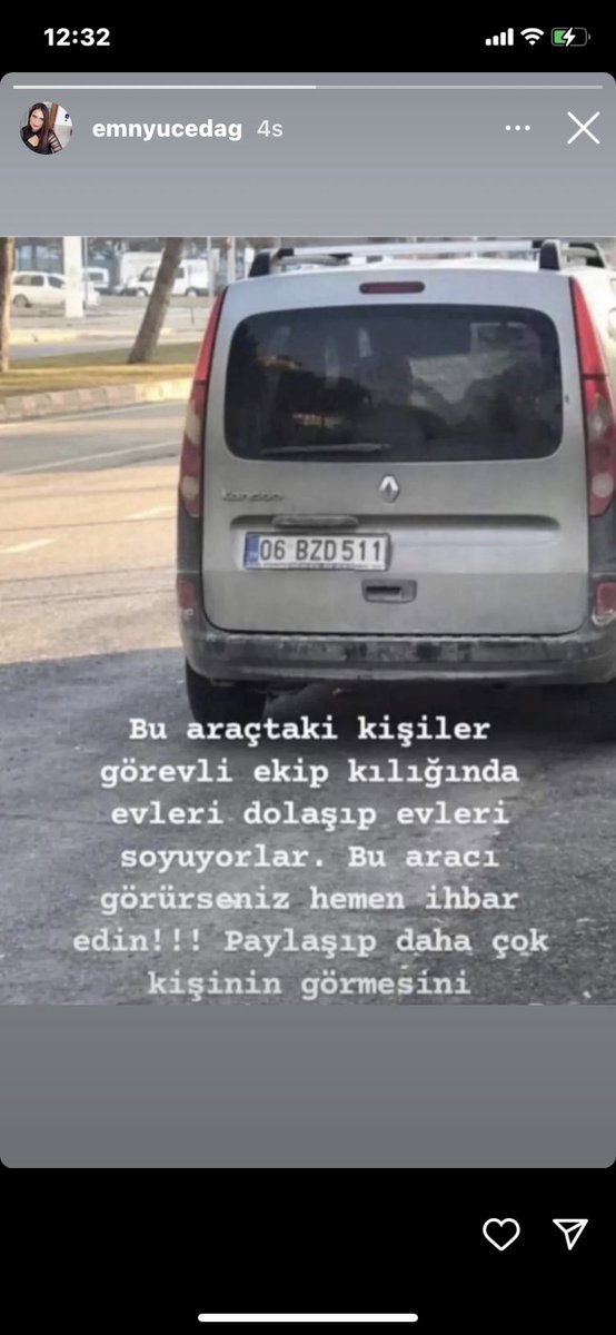 Bunu gönderen arkadaşım bizzat deprem bölgesinin içinde KahramanMaraş merkez 
Lütfen bu aracı gören olursa derhal şikayet etsin jandarmaya yıkılmış evleri soyuyorlar görevli kılığında