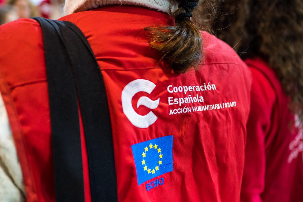desdelamoncloa's tweet photo. #SomosCooperación

✅Ayer, el @Congreso_Es aprobó la #LeyDeCooperación, centrada en retos globales

✅Hoy, llegan a Turquía nuestros profesionales de sanidad pública y un equipo de @AECID_es para ayudar en el rescate de heridos

https://t.co/mxQ3Hp5vzB https://t.co/zFGR22atca
