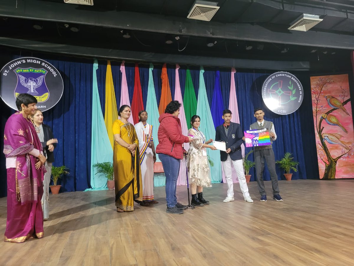 pu_pulse's tweet photo. To mark the #fifthday of Chandigarh Pride Week, ‘Garvotsav 2023, a painting competition on theme of gender expression and rights of #LGBTQIA+ community was held at St John’s High School and a play was organised to depict the exclusion of Trans community in society.
#pulseupdates https://t.co/kckNDiS7LT