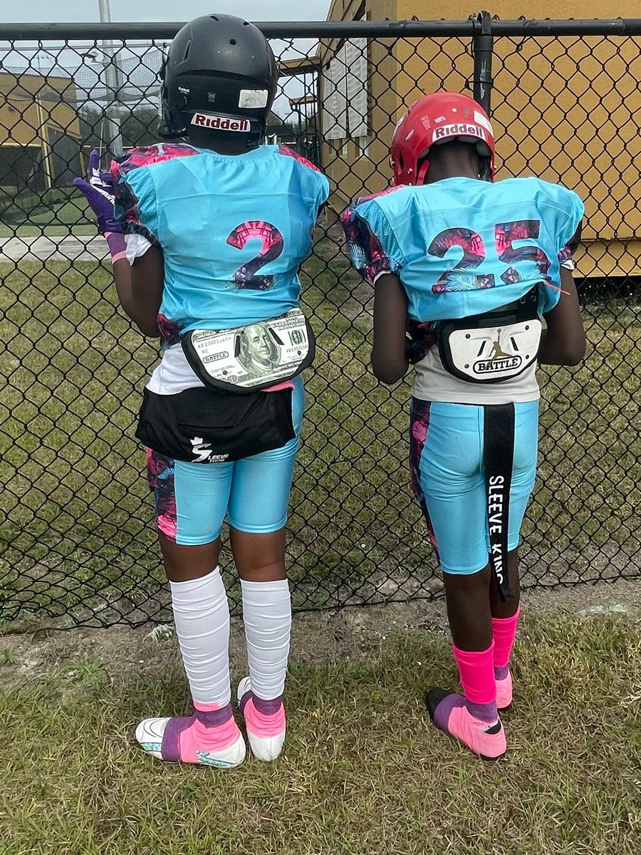 3Wayzzzz's tweet photo. 🩸💉💍 @HarrisTheodis8 @ODFootballCamps @CoachVillegasBV https://t.co/hSqzkhTYw1