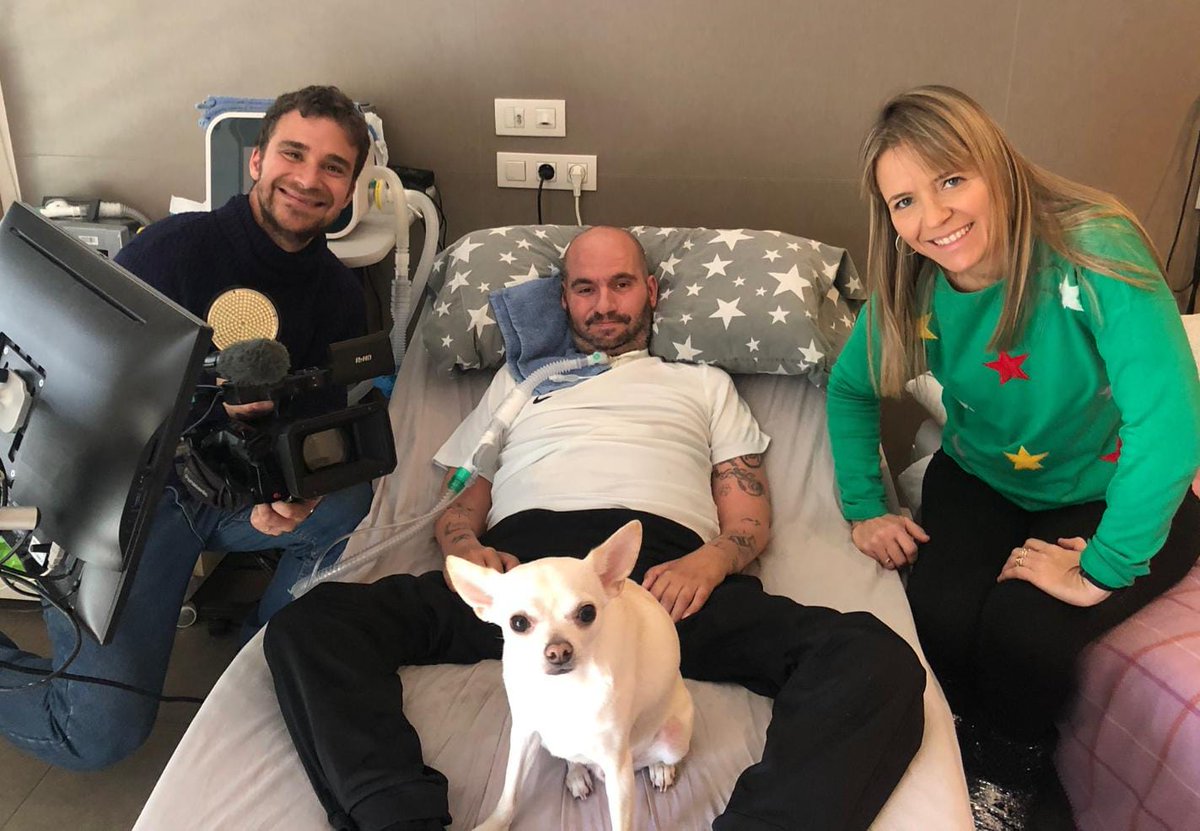 pons_sabate's tweet photo. Hoy mis mechas color caoba saldrán en el Telenoticias  de @telemadrid.

Quiero dar las gracias a @BertaQP y a @vtc_91 por el rato agradable que me han hecho pasar.

Telemadrid siempre ayuda a dar visibilidad a la lucha contra la ELA.

Sois personas maravillosas.

¡Os quiero! ♥️ https://t.co/Uqgw9LFsyU