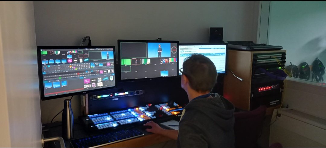 Expanding our mental models for translation this time via visual notes and mind maps 🧠🤯Back in the studio with the Translation Agency and having fun with <a href="/sarahbown12/">Sarah Bown</a> 😊😁