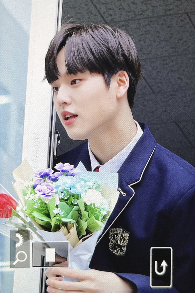 lhg_mm's tweet photo. ,,, 이 초절정 꽃미남 아기 누구임?😱
🗣️: 남도현!!!💛🧡💛🧡💛🧡 https://t.co/DwWvWudhUA