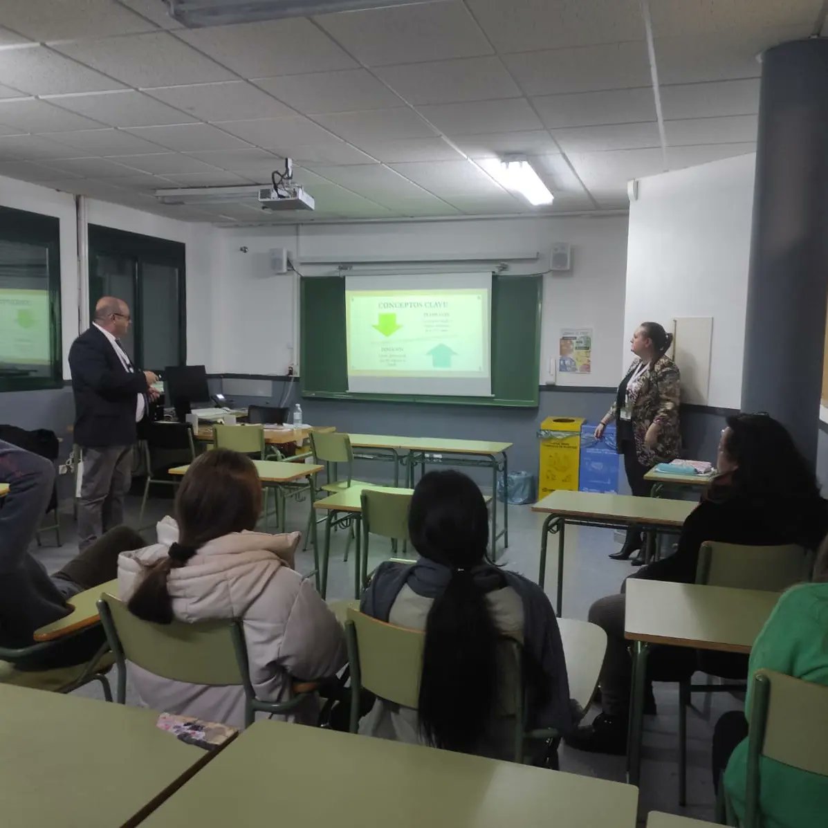 i_bachiller's tweet photo. Gracias a charlas como ésta conseguimos ser el país con más donaciones de órganos. Gracias ASEXTRAS. https://t.co/jTqyIIWPgs