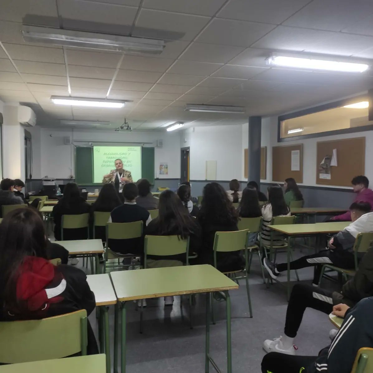 i_bachiller's tweet photo. Gracias a charlas como ésta conseguimos ser el país con más donaciones de órganos. Gracias ASEXTRAS. https://t.co/jTqyIIWPgs