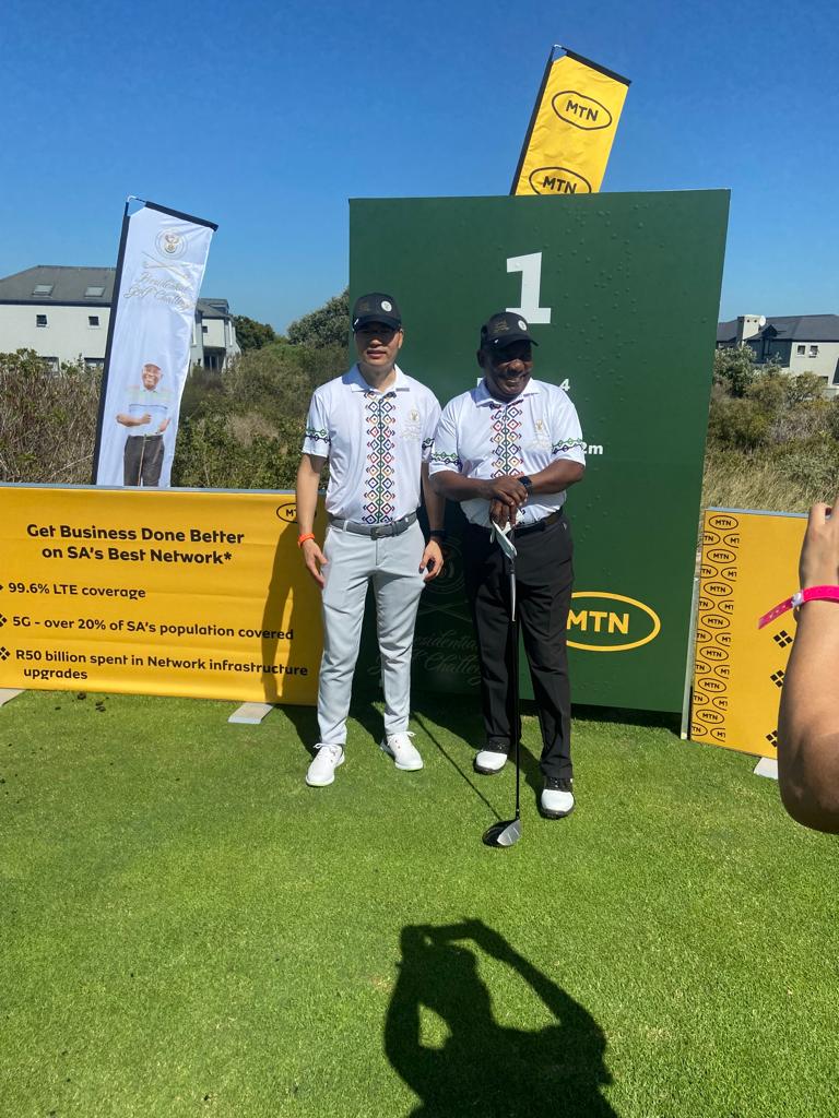 FSM_Fresh's tweet photo. @CyrilRamaphosa We hope you had fun playing in the shirts we designed for you. A lot of proud South Africans put a lot of their time in delivering top notch quality for you guys.
@theadnalyst 
#officialmanufacturer #president #Clothing #dyesub @freshstart #southafrica #proud https://t.co/2QcDTKgtpO
