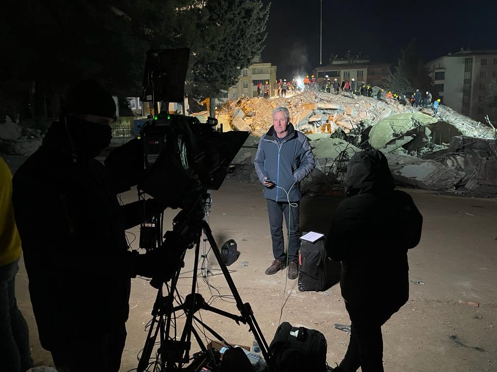 markaustintv's tweet photo. Unfortunately I’ve covered many earthquakes … it is hard not to conclude here that many more tens of thousands have died. There are too many buildings down with too many people in them for that not to be the case https://t.co/QJQg7Sn8Og
